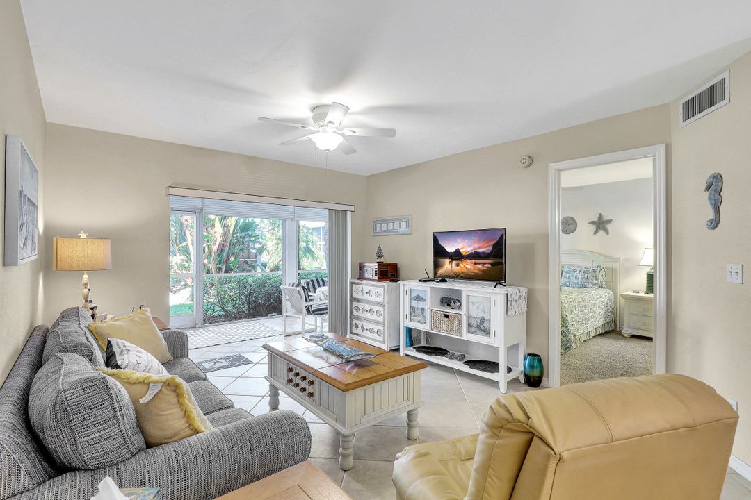 651 W Elkcam Cir #813, Marco Island, FL 34145