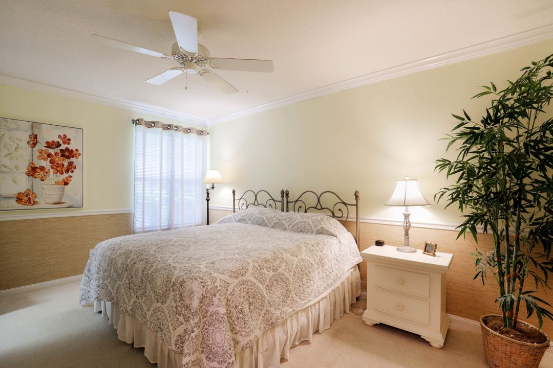 4209 St George Ln, Naples, FL 34119