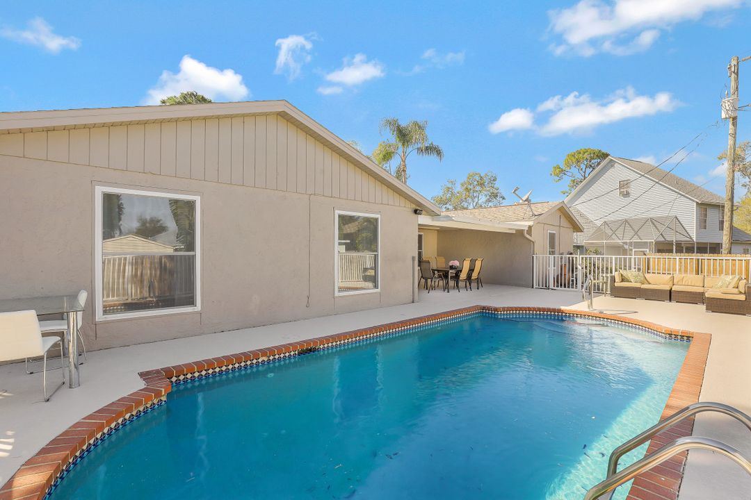 18469 Phlox Dr, Fort Myers, FL 33967