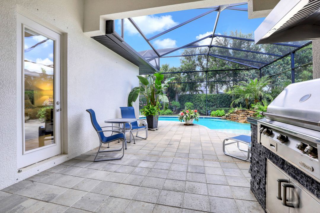 10102 Palazzo Dr, Naples, FL 34119