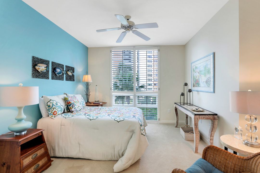 4255 Gulf Shore Blvd N #206, Naples, FL 34103