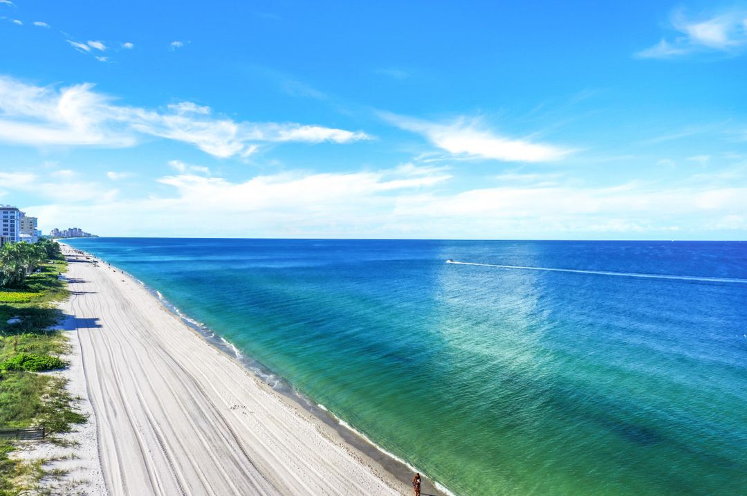 9811 Gulf Shore Dr, Naples, FL 34108