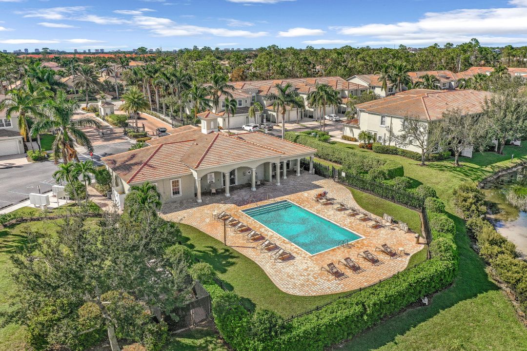 1355 Mariposa Cir  #6-202, Naples, FL 34105