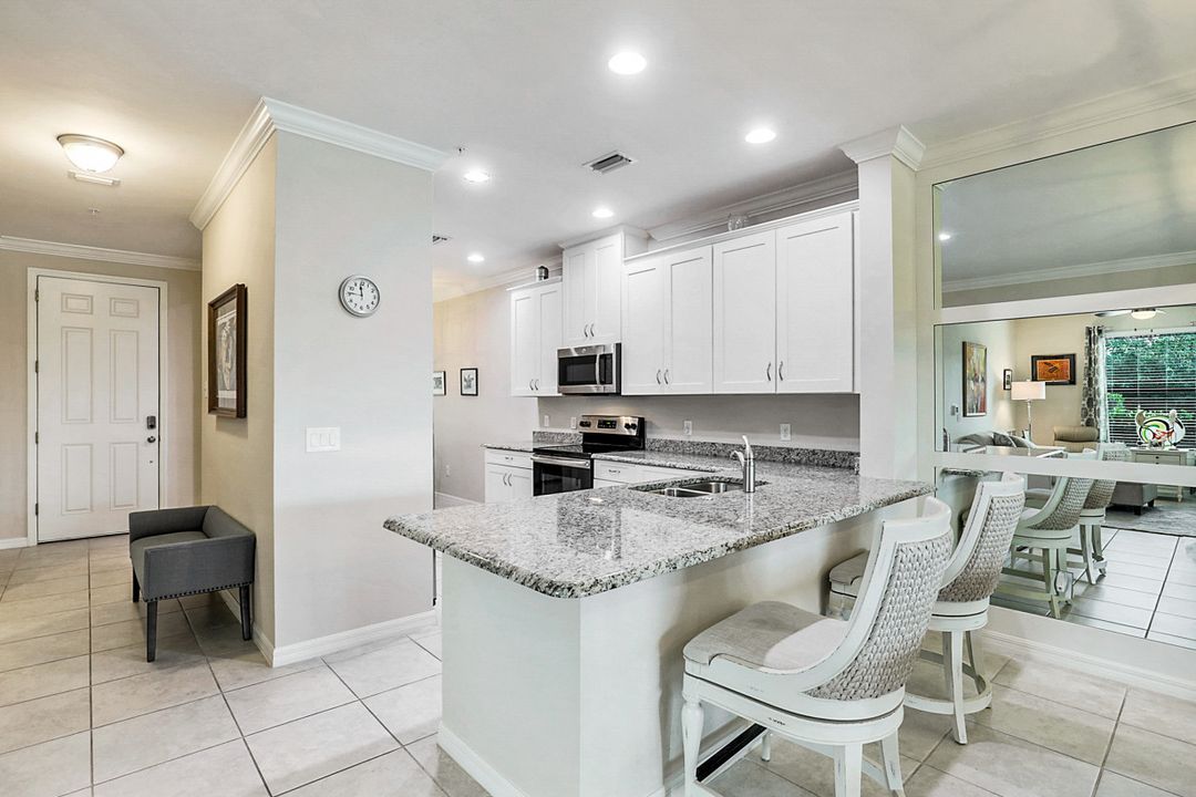 9420 Benvenuto Ct #104, Naples, FL 34119