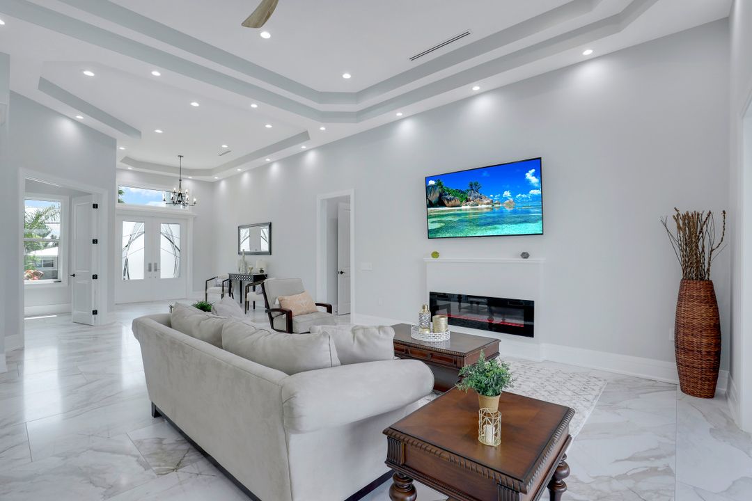 5333 Bayshore Ave, Cape Coral, FL 33904