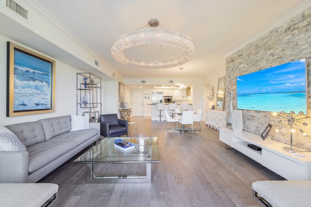 2748 Tiburon Blvd E #304, Naples, FL 34109