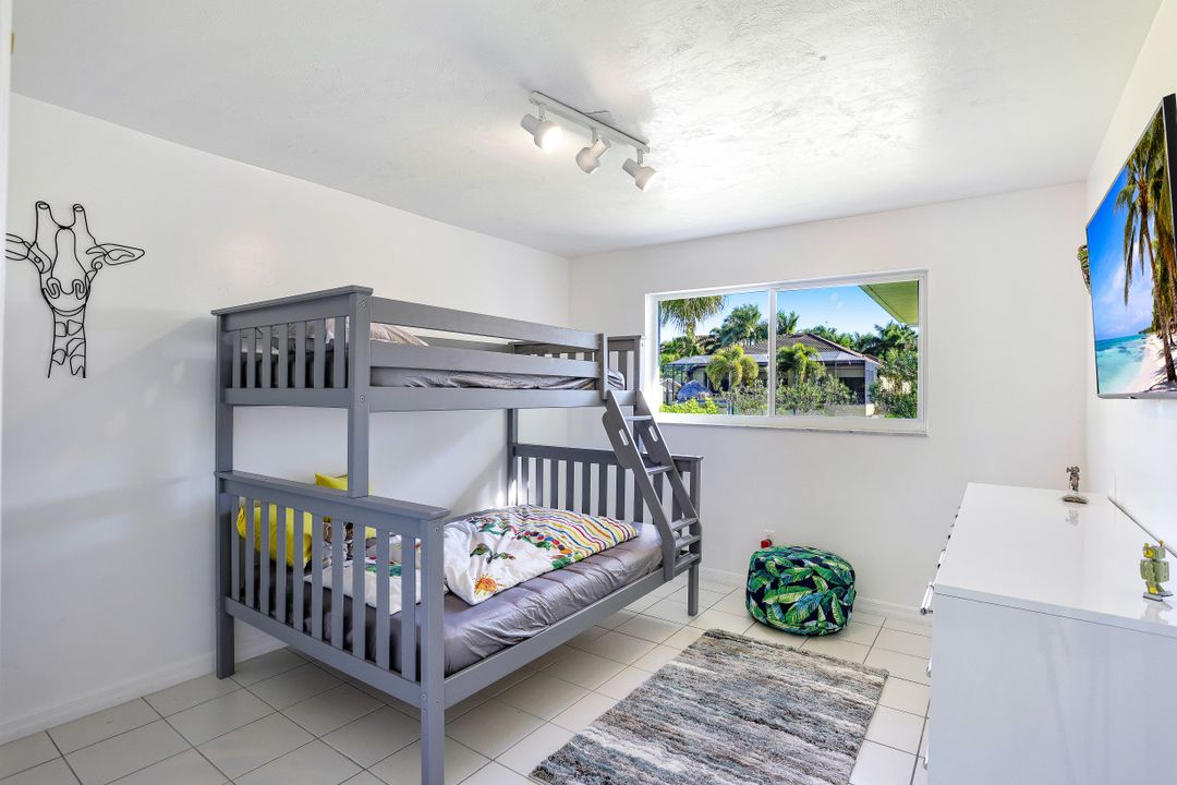 1144 Lincoln Ct, Cape Coral, FL 33904