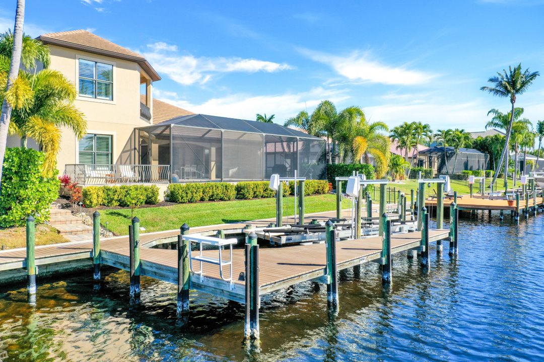 2030 El Dorado Pkwy W, Cape Coral, FL 33914