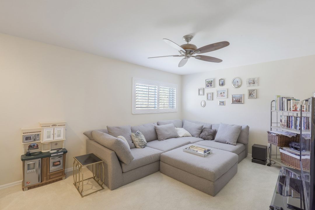 11588 Aron Ct, Estero, FL 33928