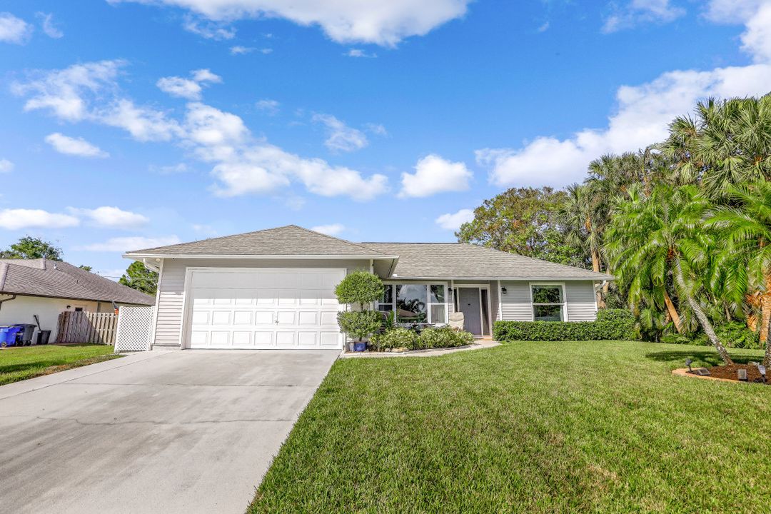 27968 Lance Dr, Bonita Springs, FL 34135