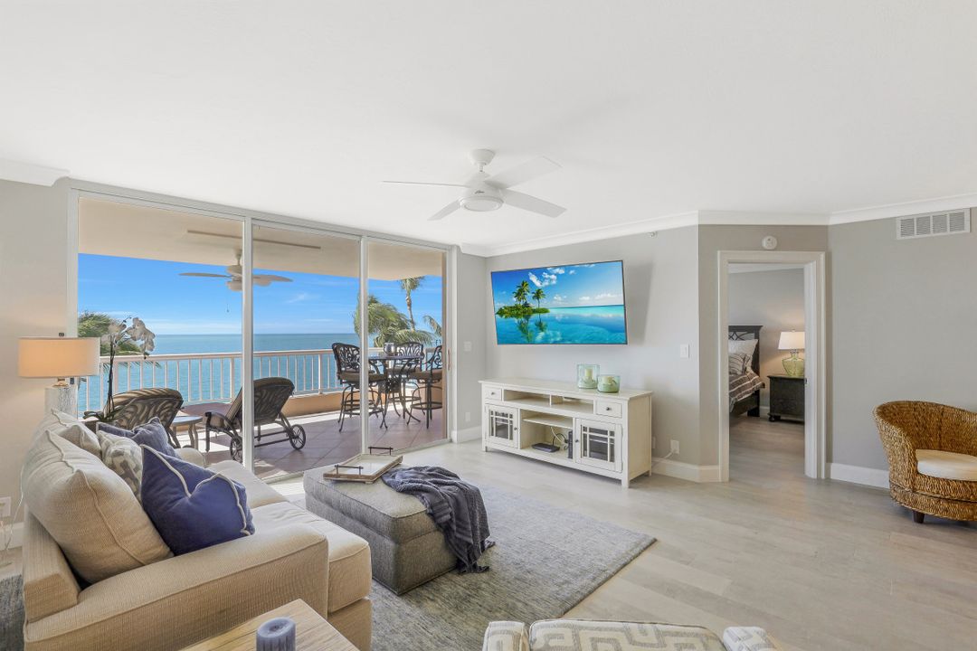 990 Cape Marco Dr #304, Marco Island, FL 34145