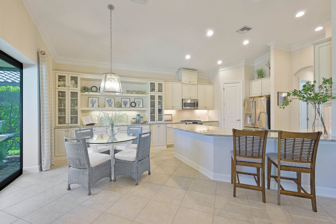 8880 Savona Ct, Naples, FL 34119