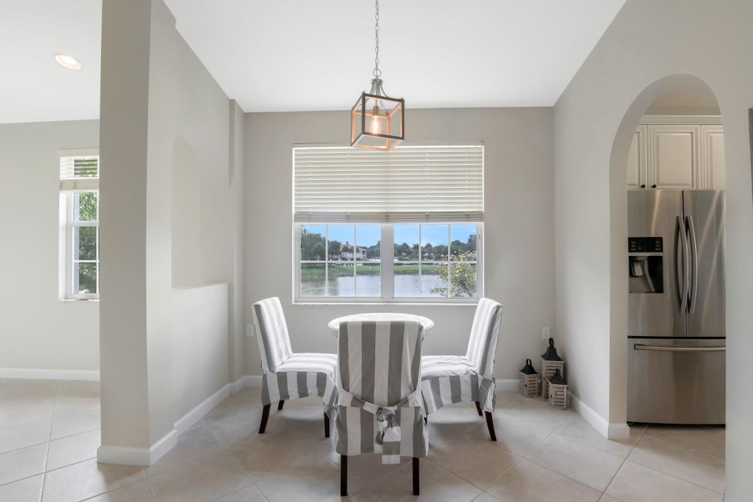 3062 Driftwood Way #4302, Naples, FL 34109