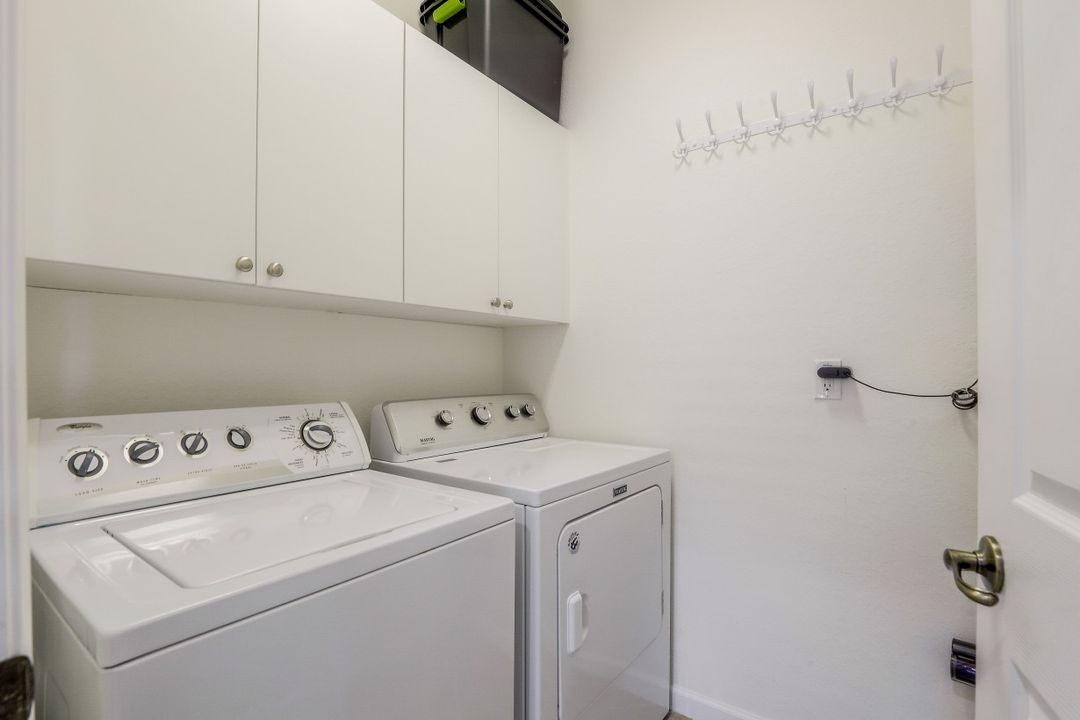 6682 Alden Woods Cir #202, Naples, FL 34113