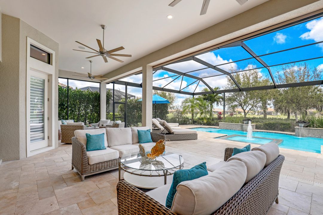 9067 Sorreno Ct, Naples, FL 34114