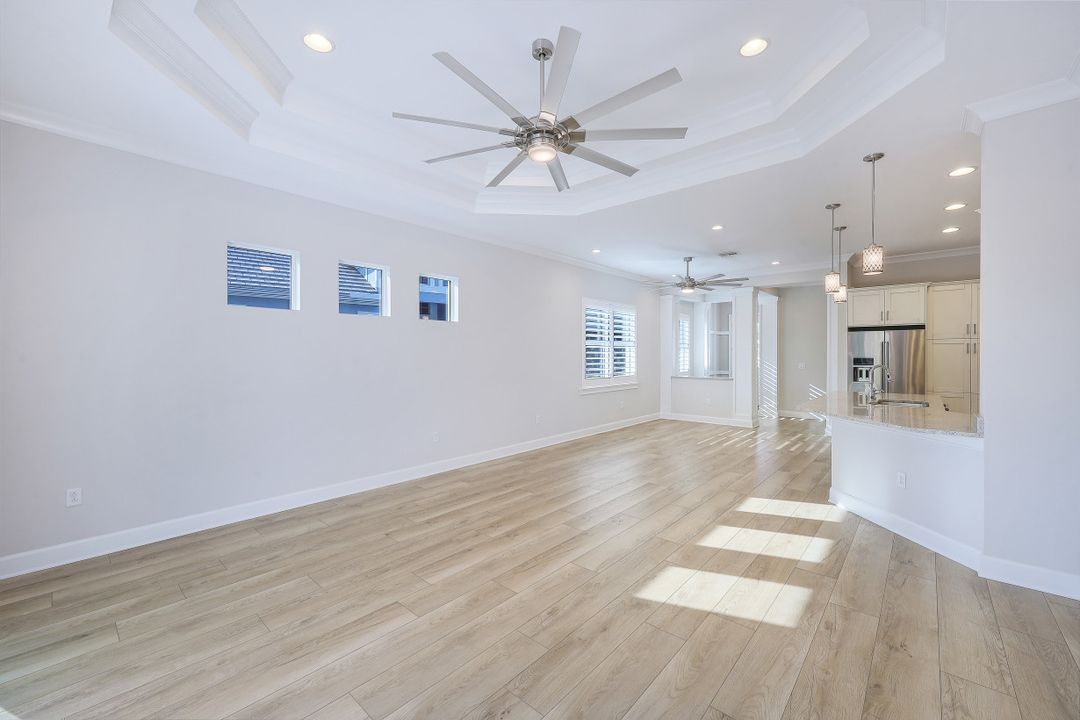 7007 Dominica Dr, Naples, FL 34113