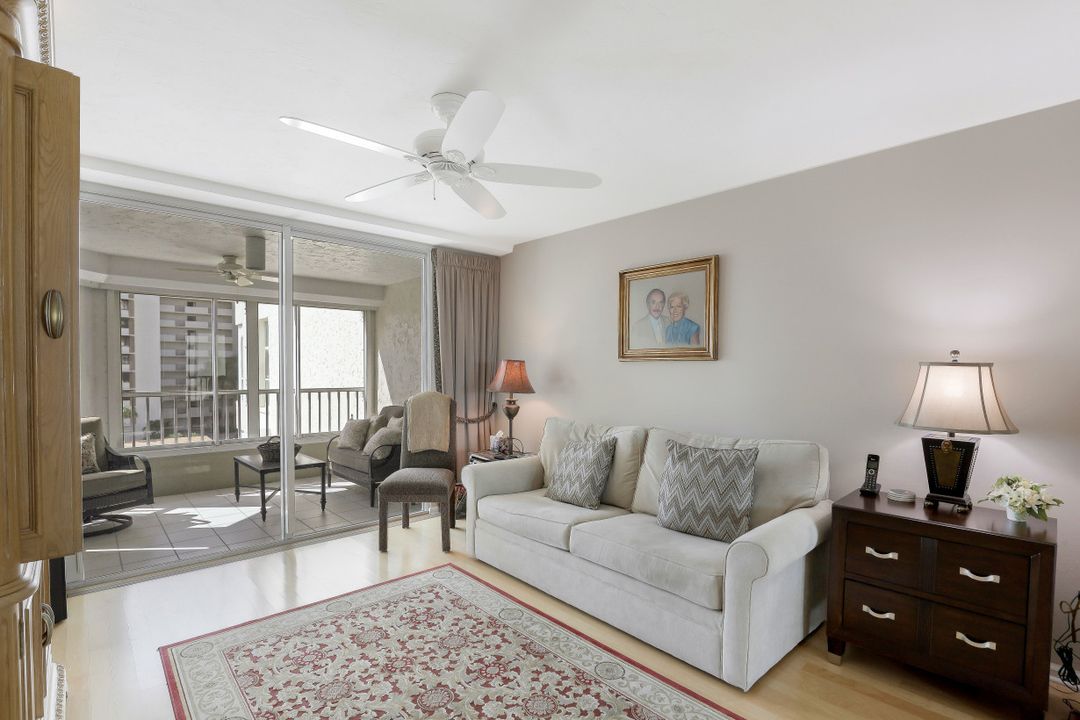 21 Bluebill Ave #404, Naples, FL 34108