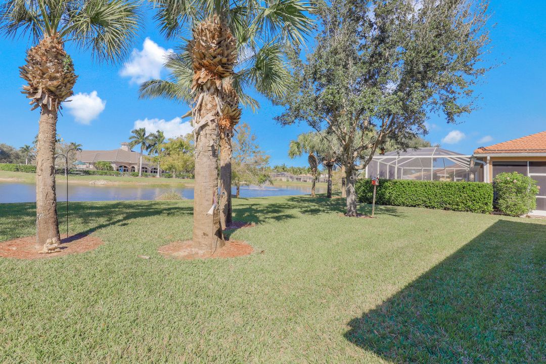 14281 Manchester Dr, Naples, FL 34114