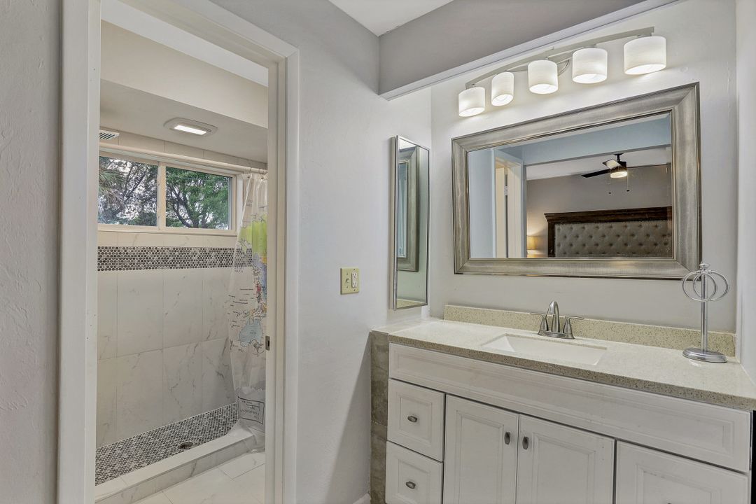 4004 SE 1st Ct, Cape Coral, FL 33904