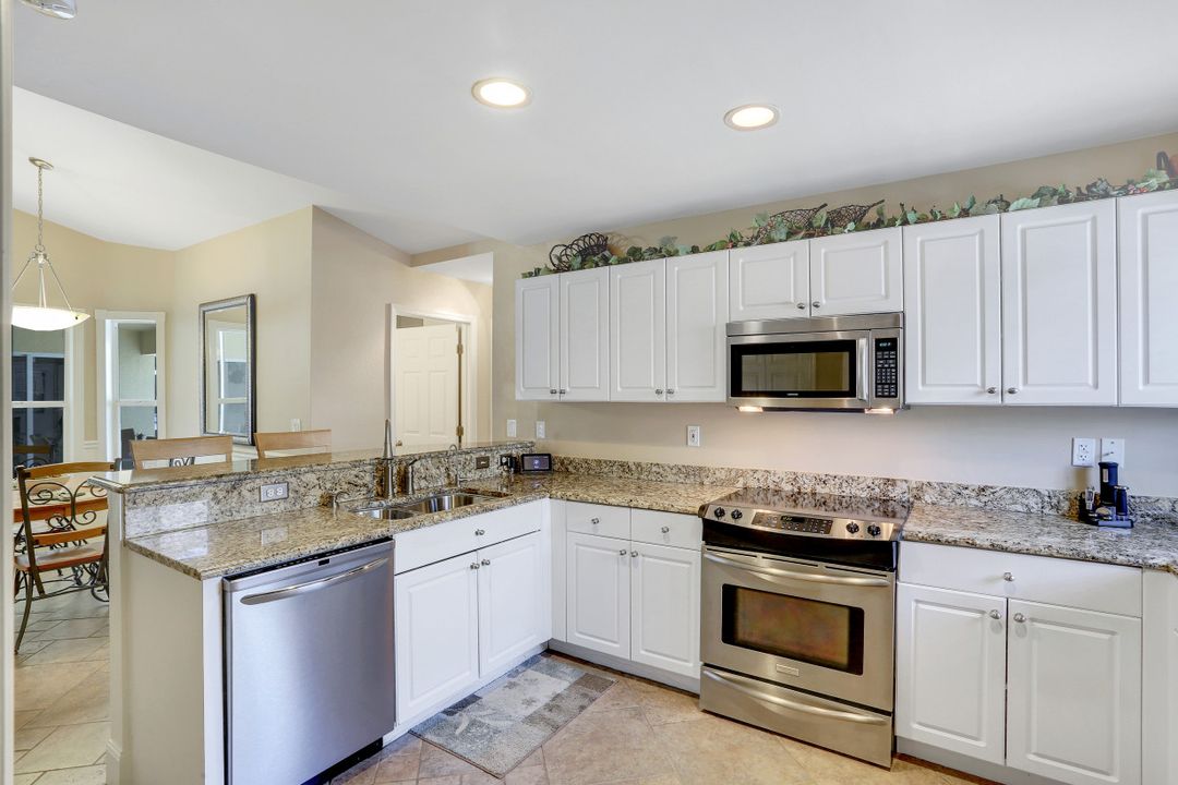 4137 SW 10th Ave, Cape Coral, FL 33914