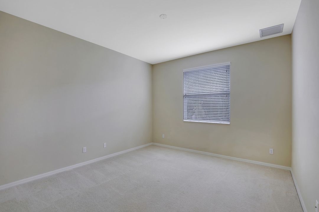 20060 Rookery Dr, Estero, FL 33928