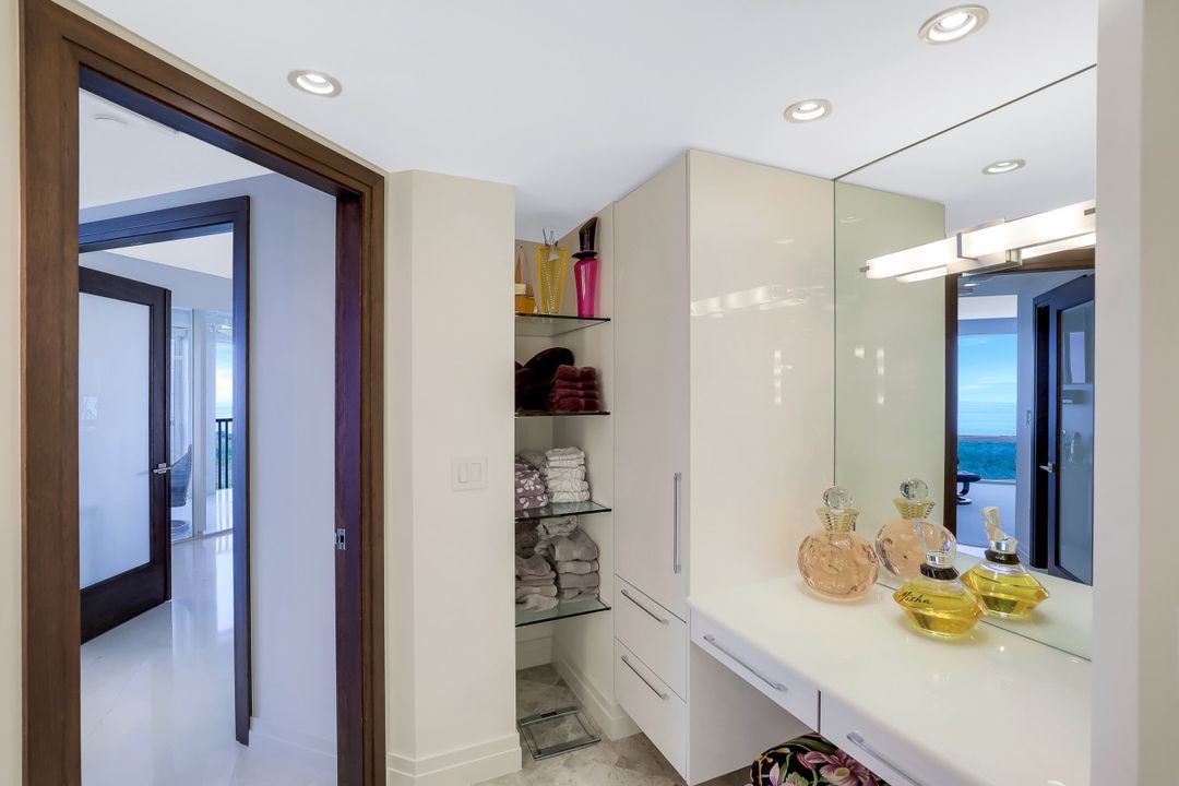 7515 Pelican Bay Blvd #21C, Naples, FL 34108