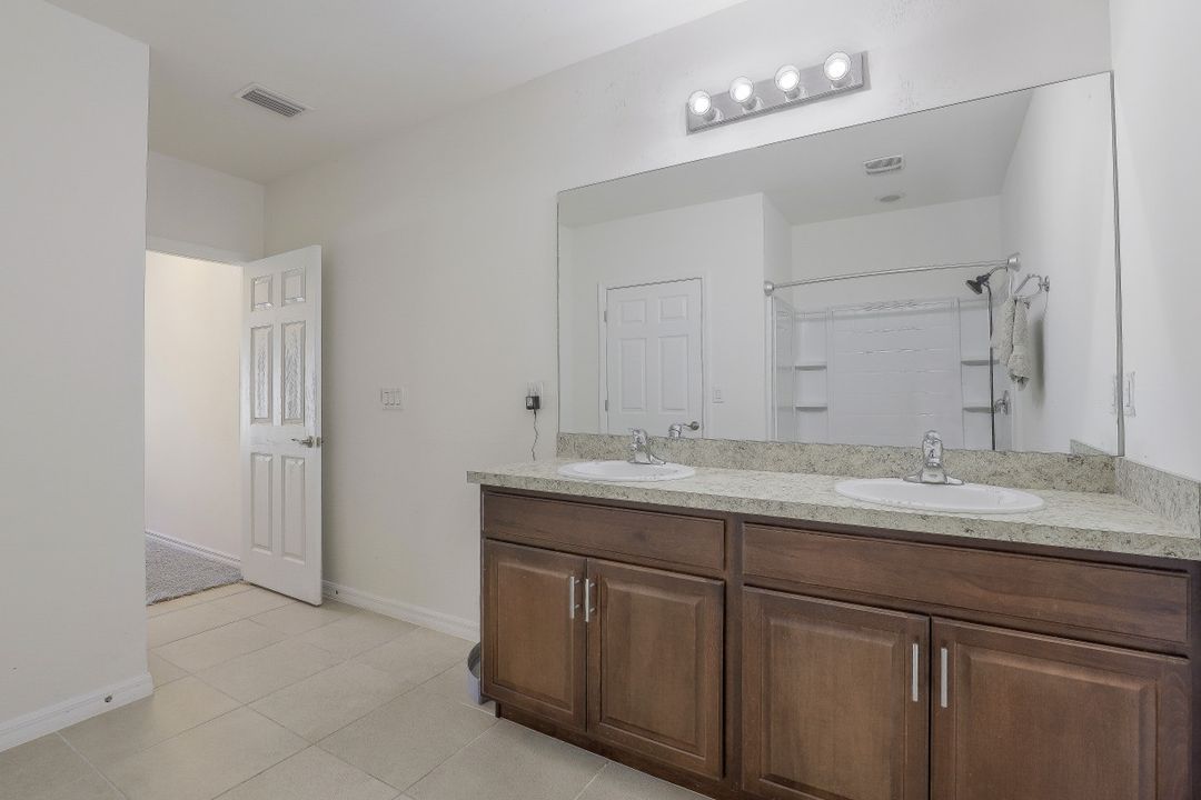 321 NW 11th St, Cape Coral, FL 33993