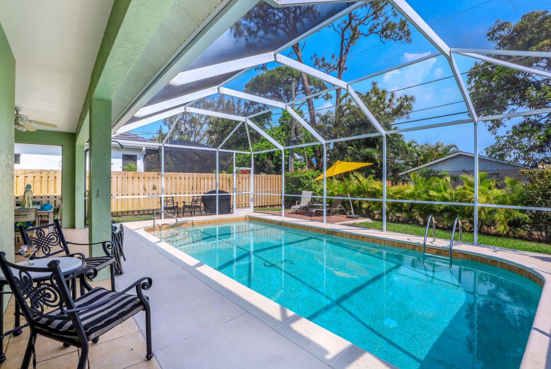 557 96th Ave N, Naples, FL 34108