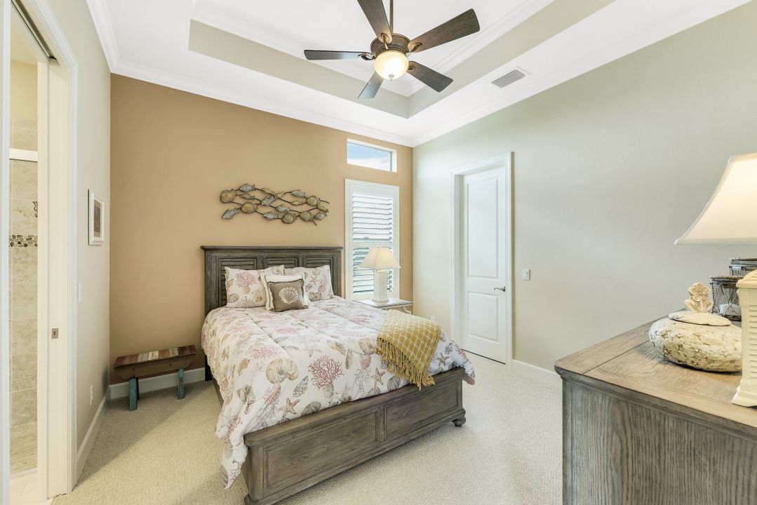 9004 Sorreno Ct, Naples, FL 34119