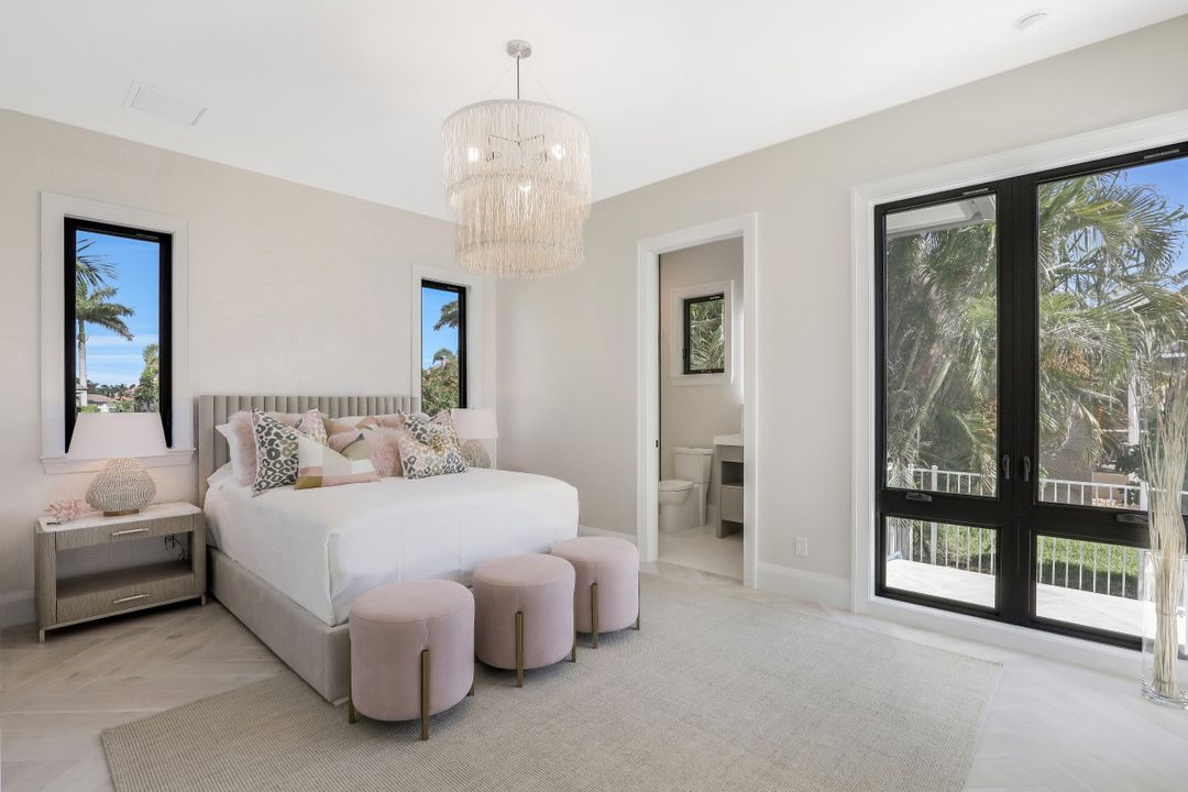 950 Bonita Ct, Marco Island, FL 34145