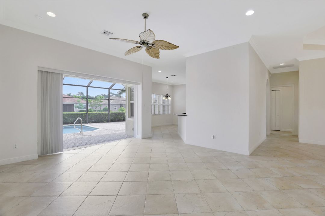 10196 Avonleigh Dr, Bonita Springs, FL 34135