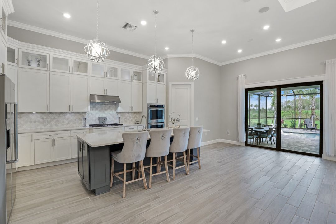 19617 Waterman Ct, Miromar Lakes, FL 33913