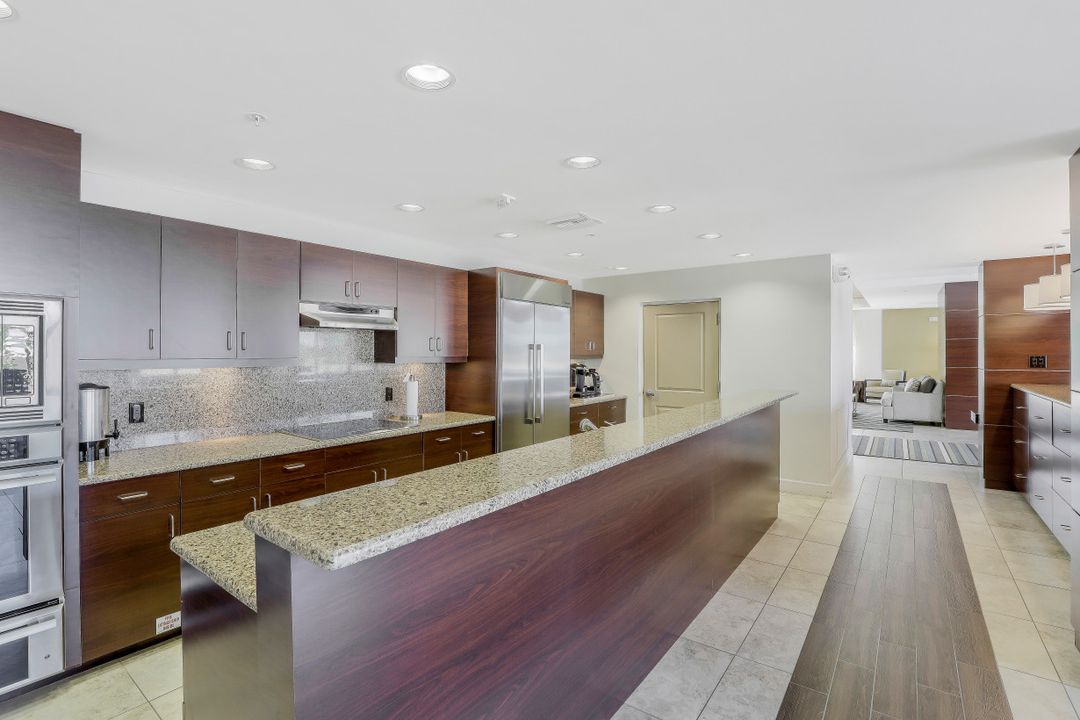 4031 Gulf Shore Blvd N #5F, Naples, FL 34103