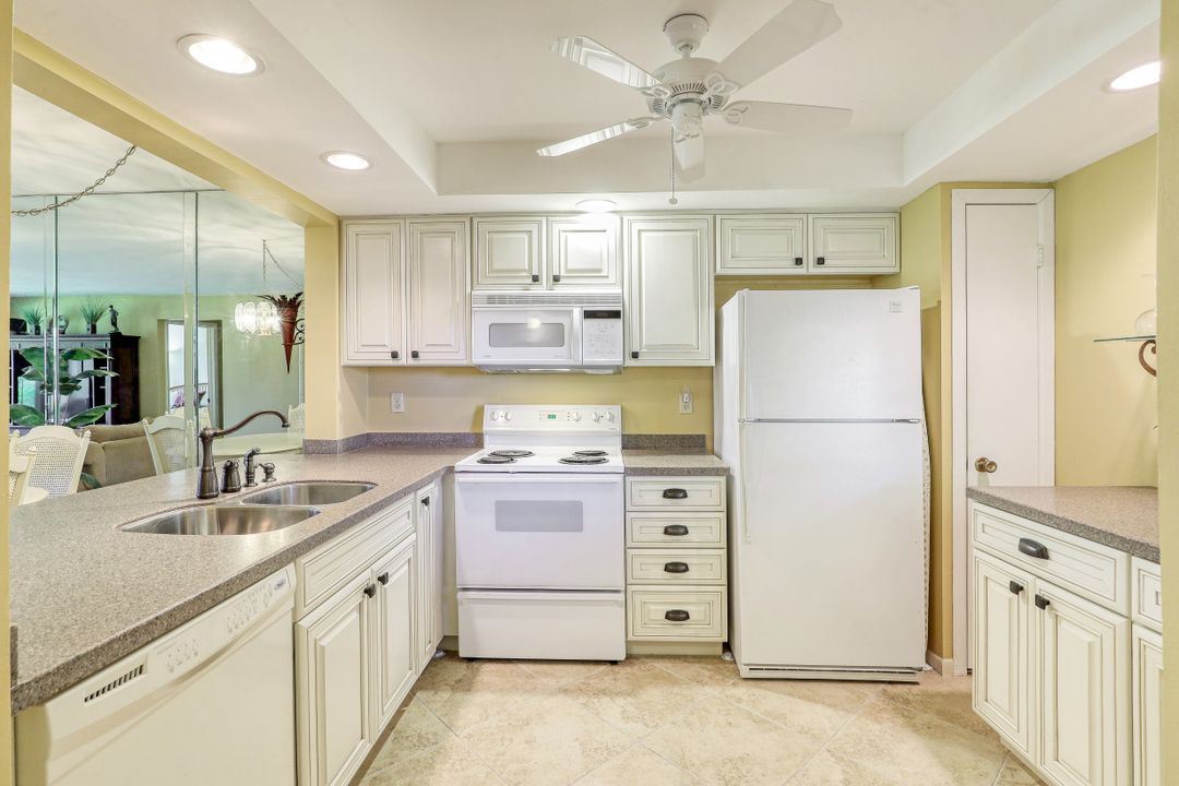 1086 Forest Lakes Dr #103, Naples, FL 34105