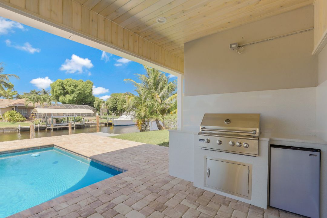 6572 E Town and River Rd, Fort Myers, FL 33919