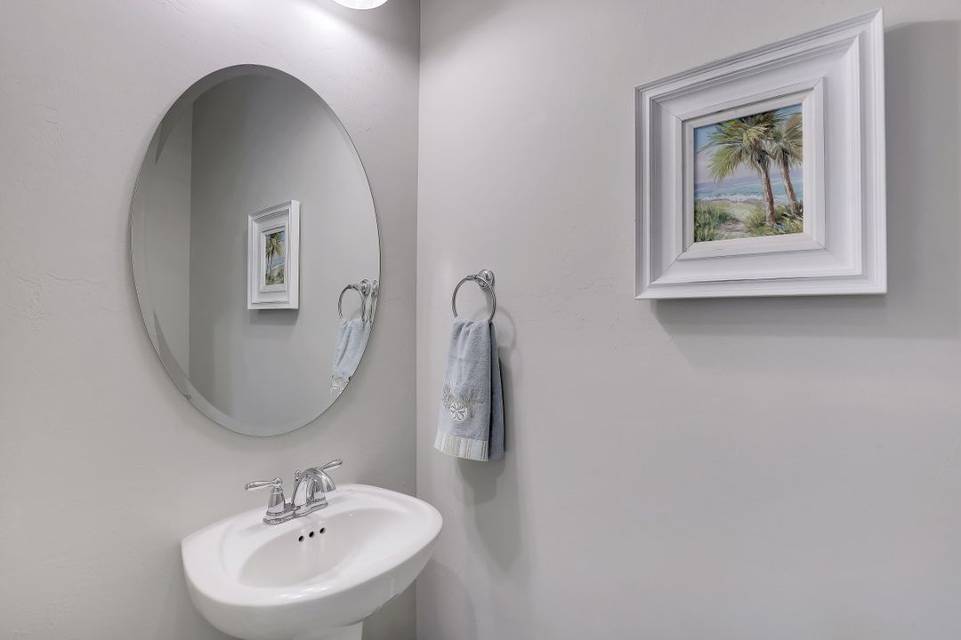 8673 Dilillo Ct, Naples, FL 34119