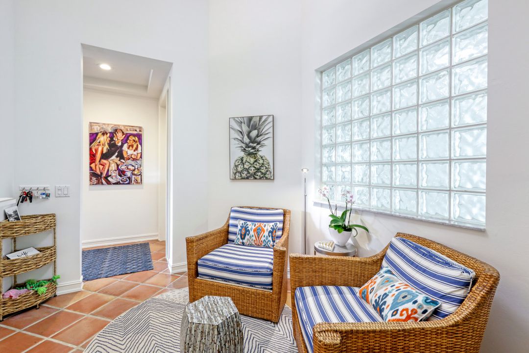 743 Bentwater Cir #203, Naples, FL 34108