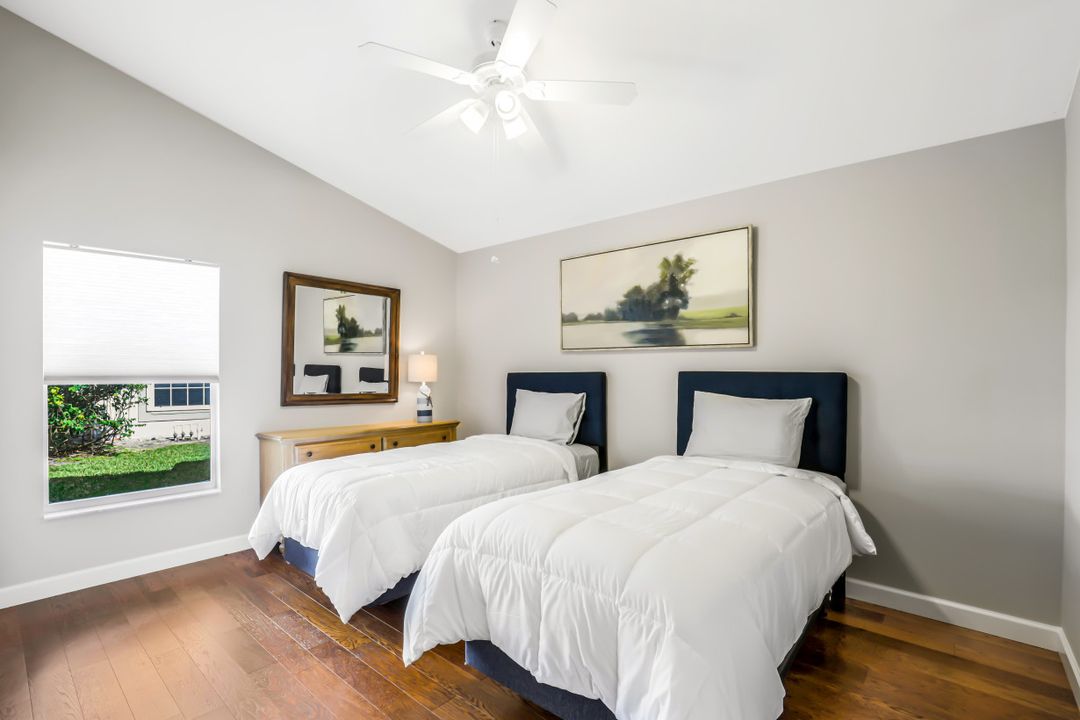 1517 Kenridge Pl, Naples, FL 34104