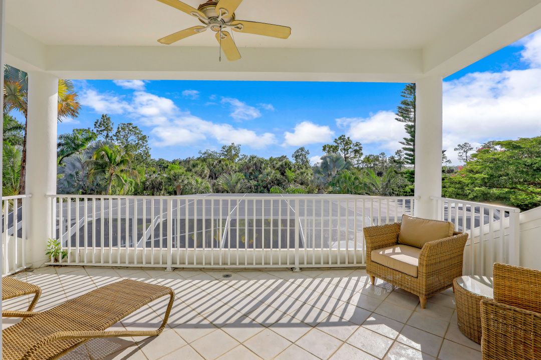 6262 Standing Oaks Ln, Naples, FL 34119