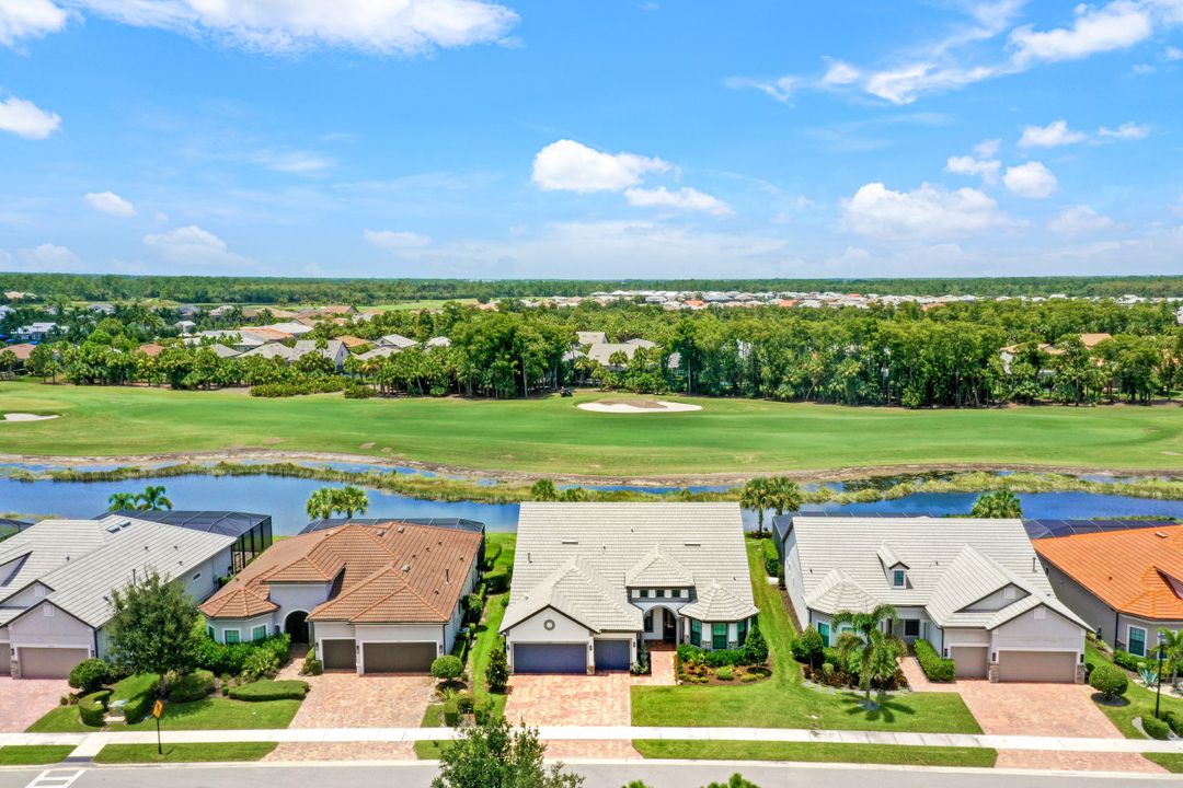 9373 Surfbird Ct, Naples, FL 34120