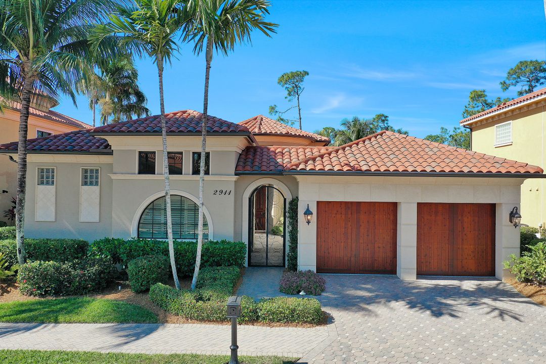 2911 Tiburon Blvd E, Naples, FL 34109