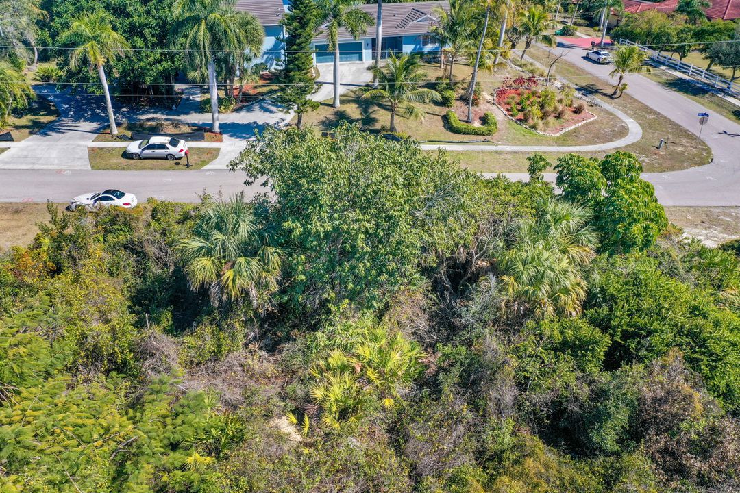 790 Inlet Dr, Marco Island, FL 34145