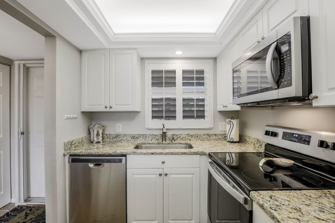 300 Forest Lakes Blvd #212, Naples, FL 34105