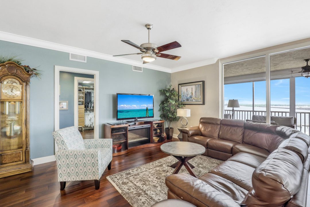 2090 W First St #808, Fort Myers, FL 33901