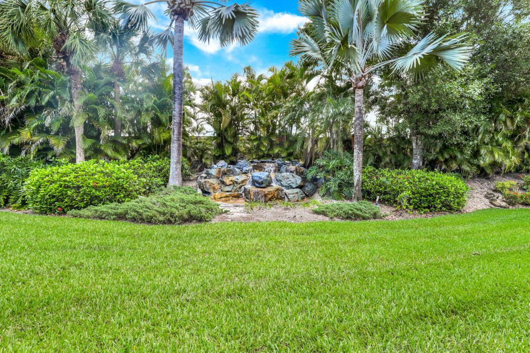 2395 Hidden Lake Dr #8, Naples, FL 34112