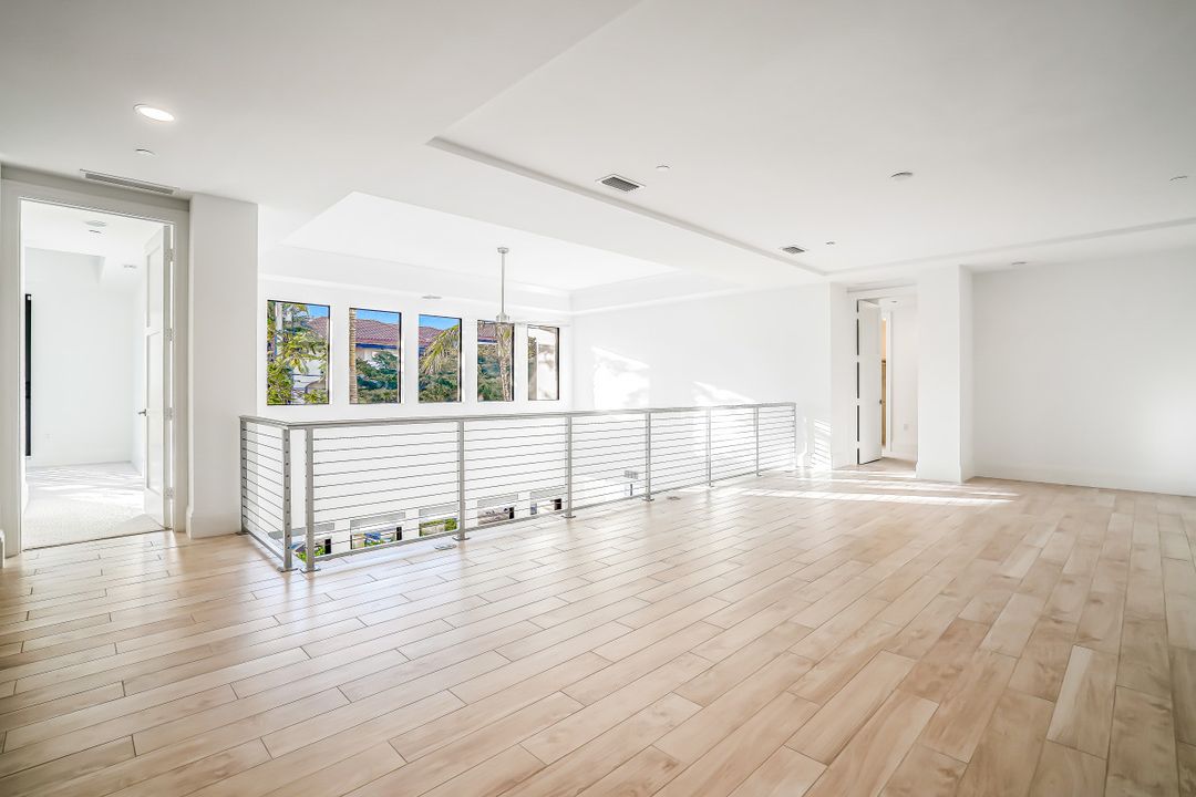 1035 3rd Ave S #105, Naples, FL 34102