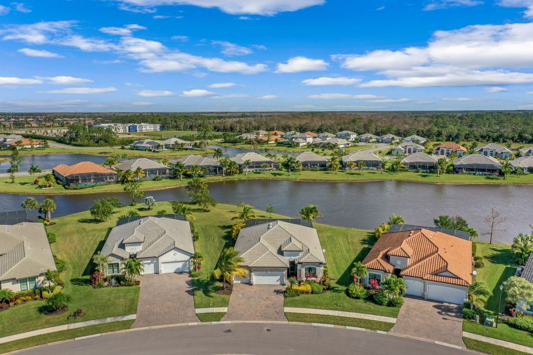 2067 Antigua Ln, Naples, FL 34120