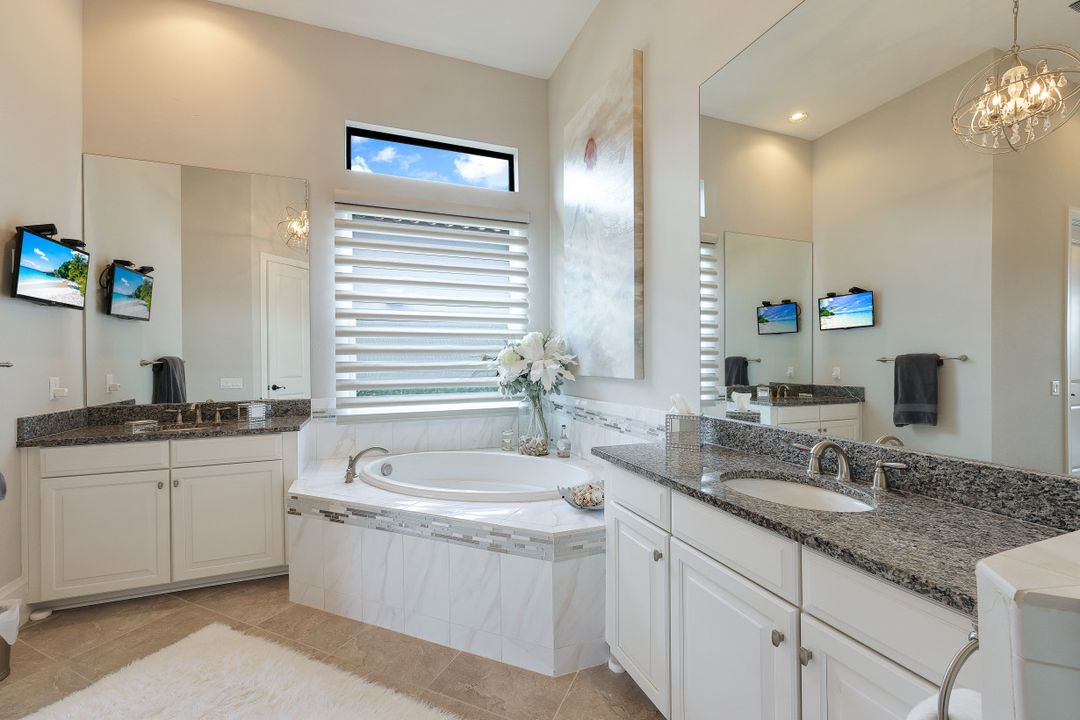 8837 Savona Ct, Naples, FL 34119