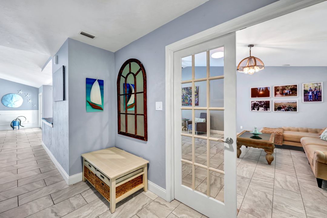 5940 Golden Oaks Ln, Naples, FL 34119