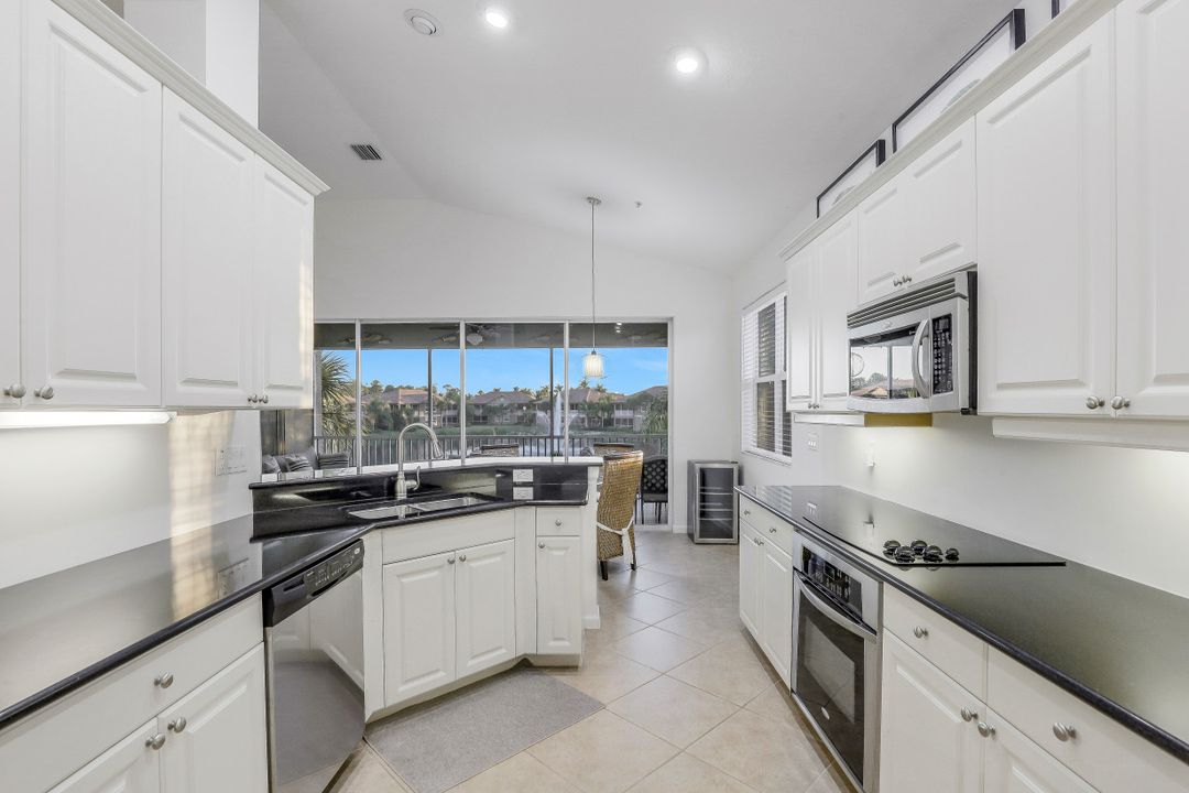 6682 Alden Woods Cir #202, Naples, FL 34113